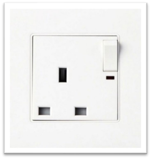 3X3 13A SINGLE SOCKET WHITE GLASS