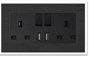 6X3 DOUBLE SOCKET USB + USB PLASTIC BLACK ALUMINIUM